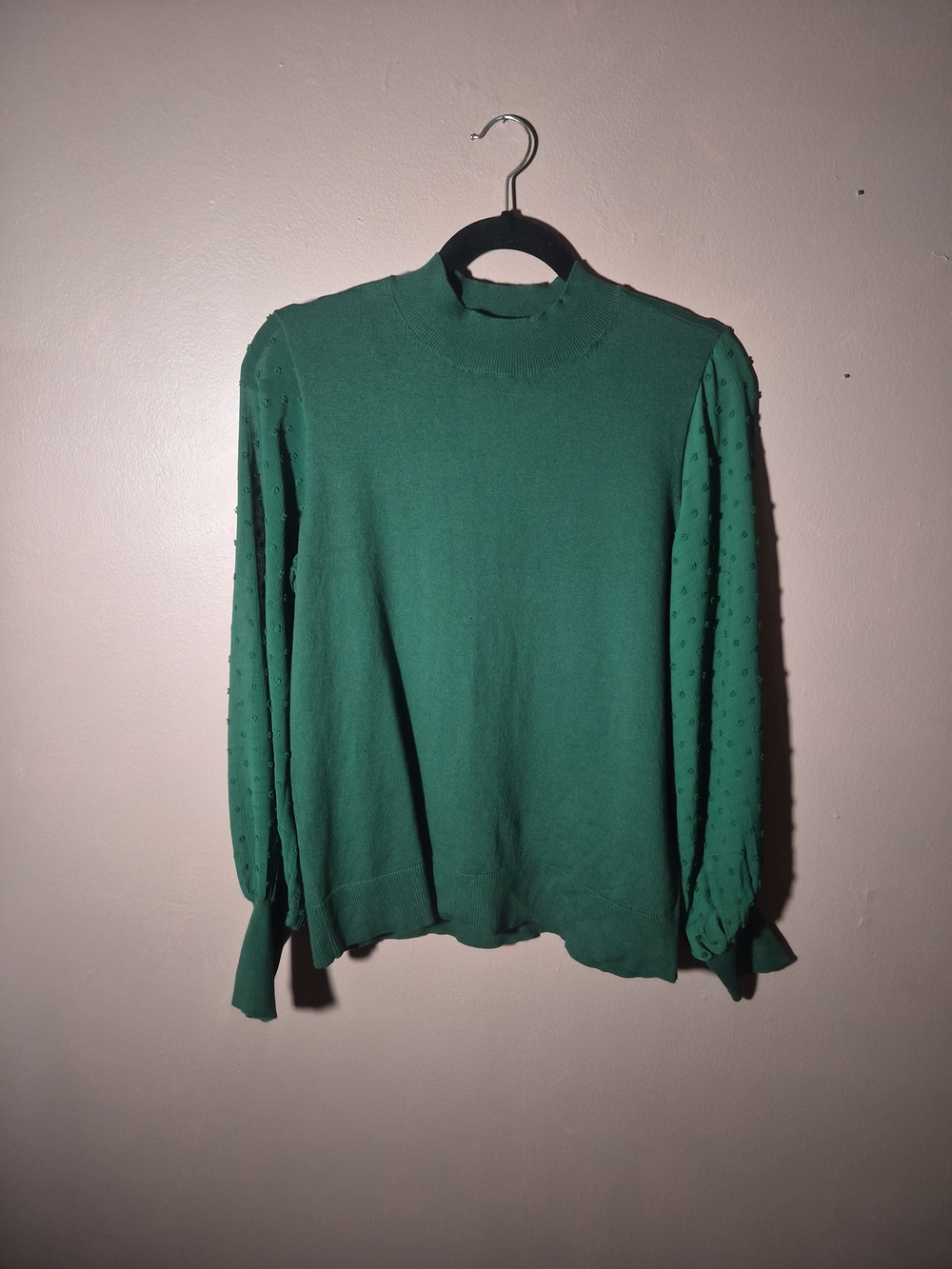 Womens Vince Camuto Blouse Sweater Top Alpine Green Size Medium M Swiss Dot ✨️💫
